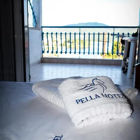 Pella - New 2*