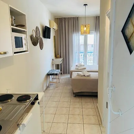 Pella - New Hotel 2*